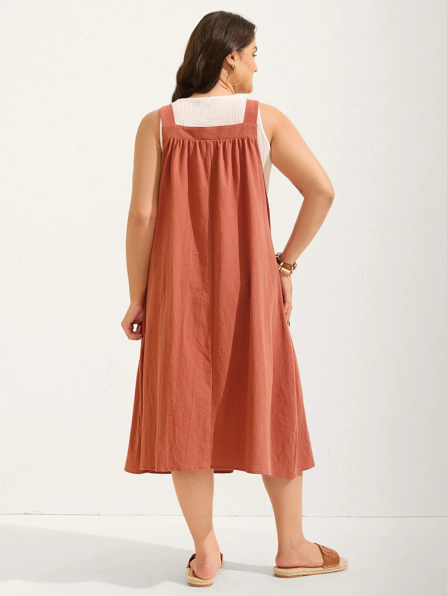 Women's Plus Size Cotton Pleated Pinafore Midi Dress, Sleeveless Relaxed Flowy Fit, Breathable Basic Fabric, Rust Color, Curvy Boho Earthy Summer Vacation Outfit, Sizes M-4X
